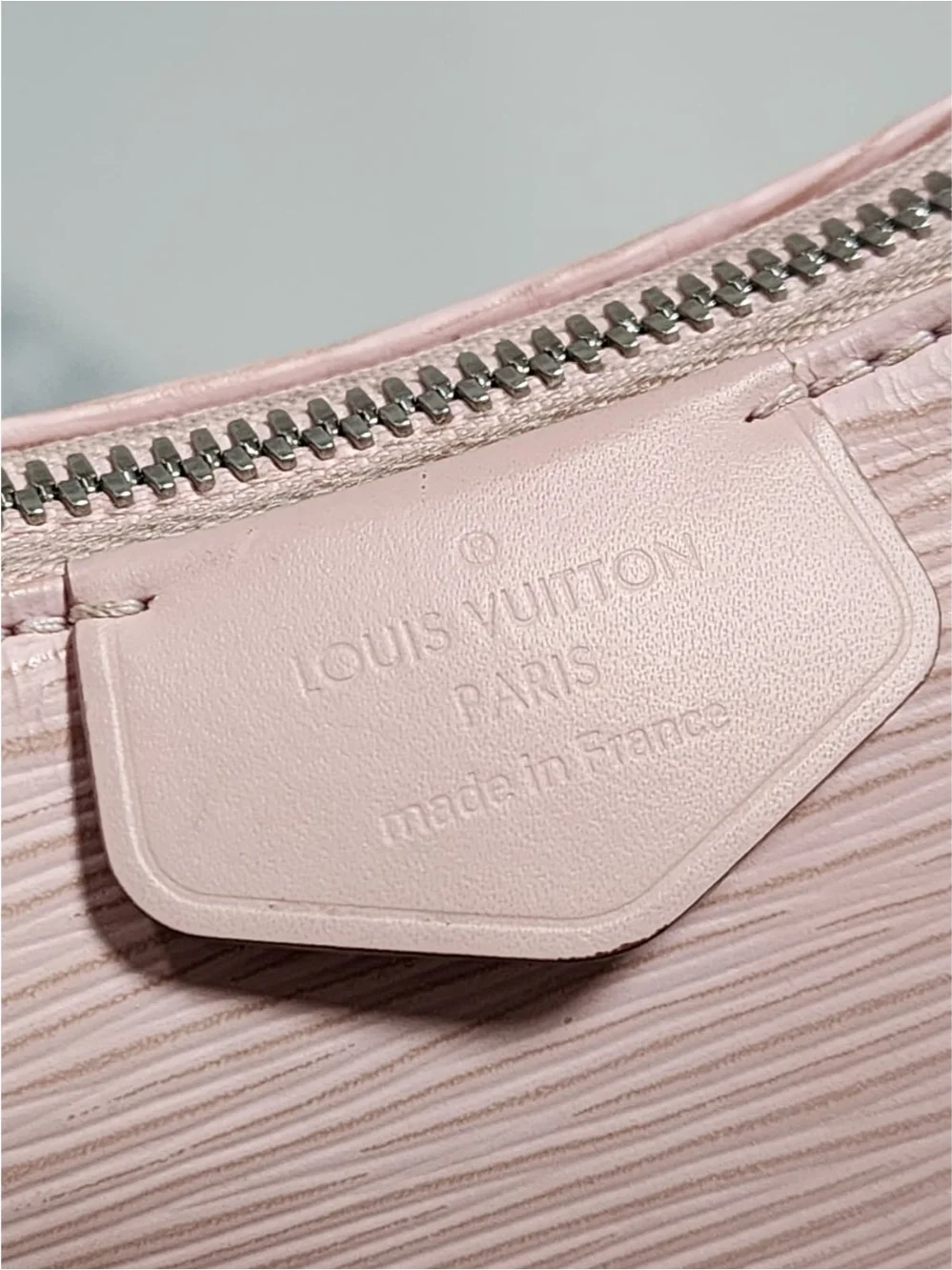 LOUIS VUITTON Epi Easy Pouch On Strap/Shoulder Bag Pink